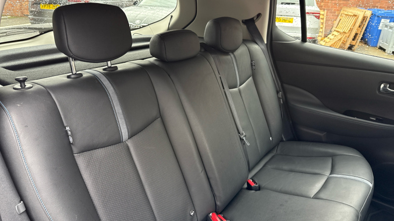 Nissan LEAF 160kW e+ Tekna 62kWh 5dr Auto Electric Hatchback